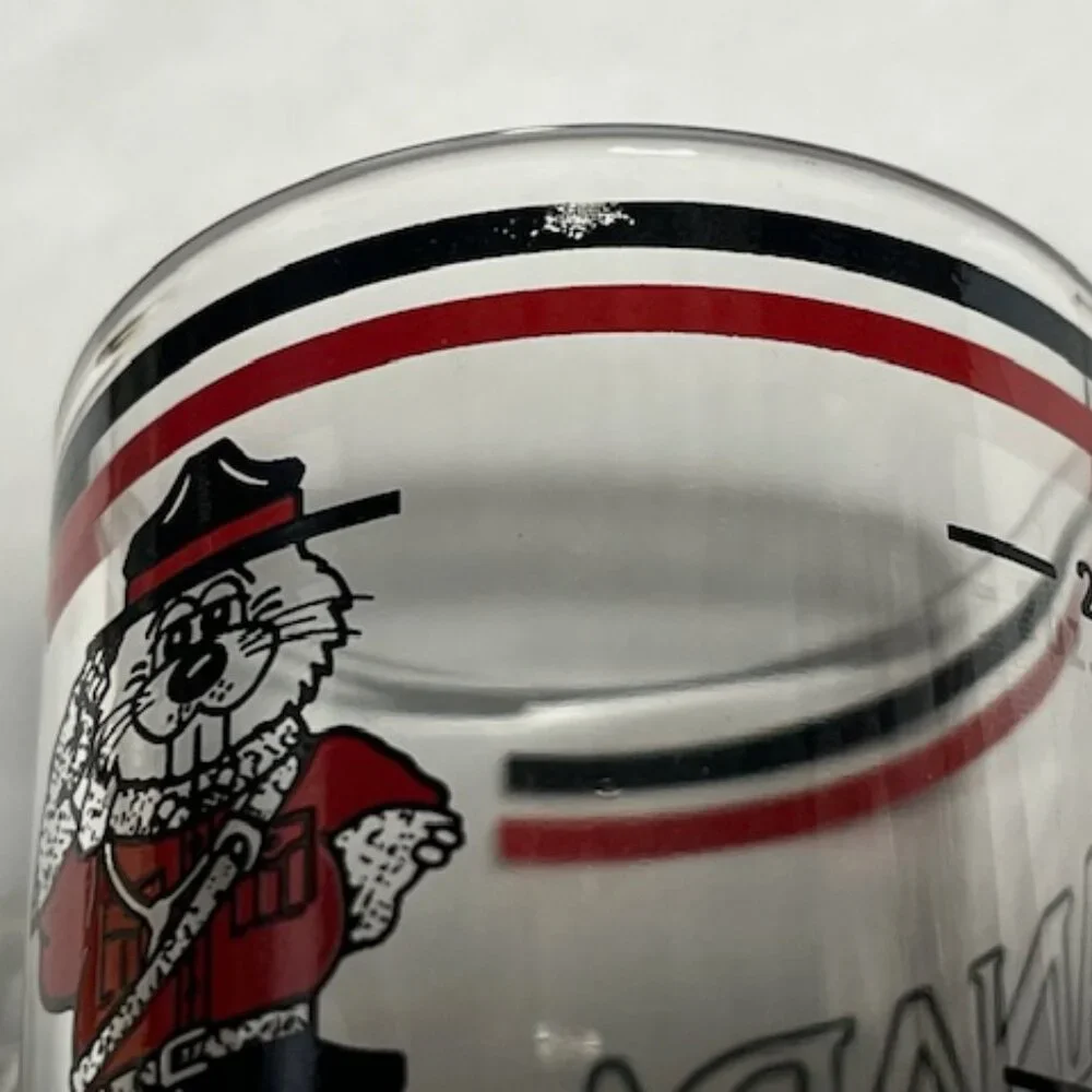 Mini-mug Shot Glass Canada Bear Mountie Red Black 2oz France
